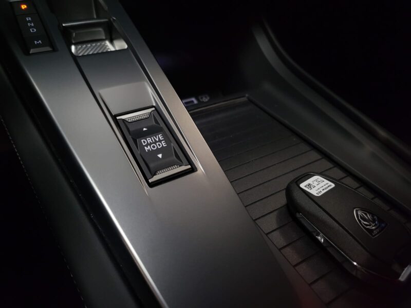 1.2 Puretech EAT8 130 cv Allure pack / CAMERA 360 / CARPLAY