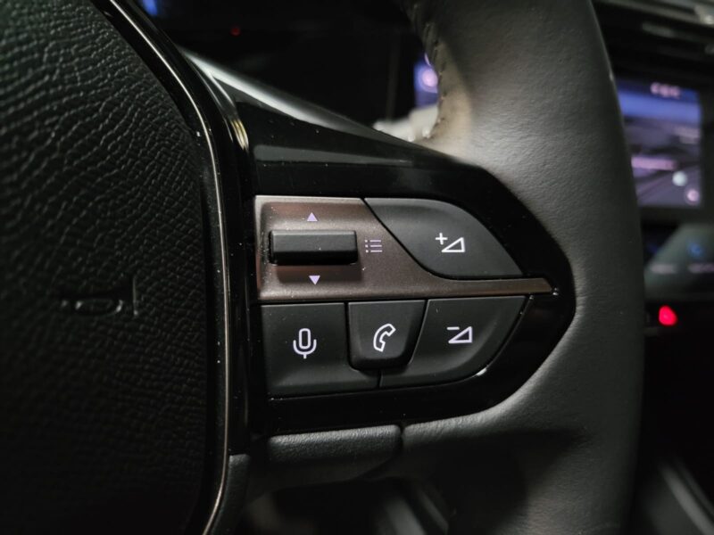 1.2 Puretech EAT8 130 cv Allure pack / CAMERA 360 / CARPLAY