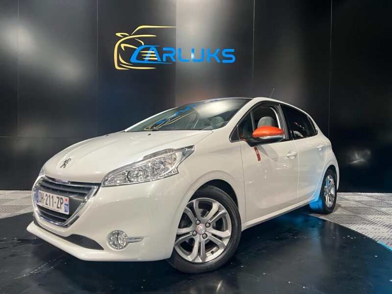 PEUGEOT 208  2014