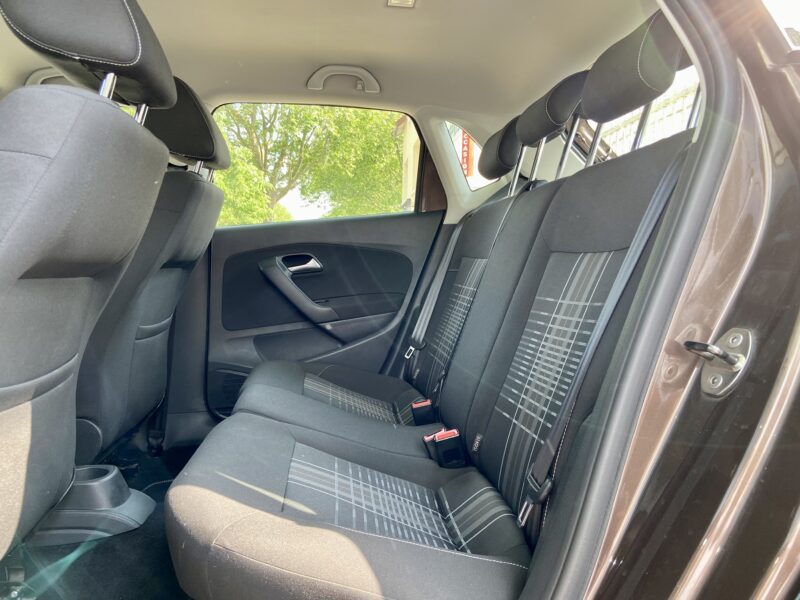 VOLKSWAGEN POLO V 2015