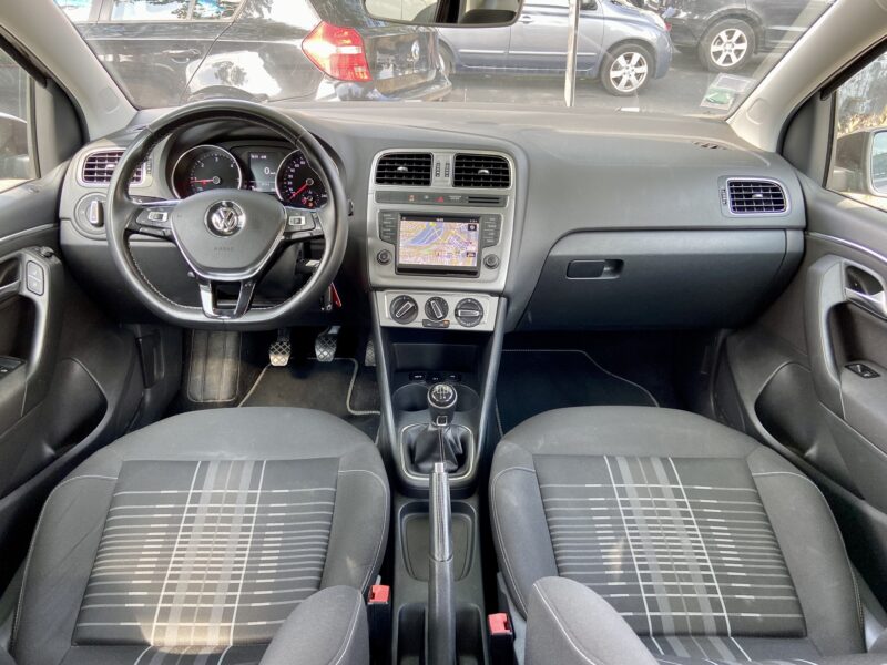VOLKSWAGEN POLO V 2015