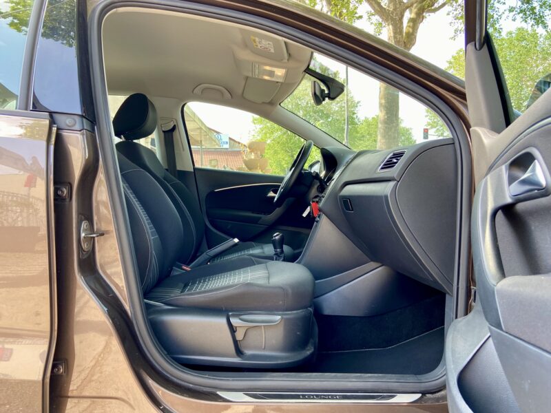 VOLKSWAGEN POLO V 2015