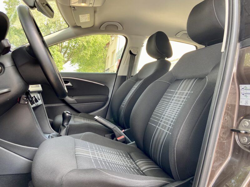 VOLKSWAGEN POLO V 2015