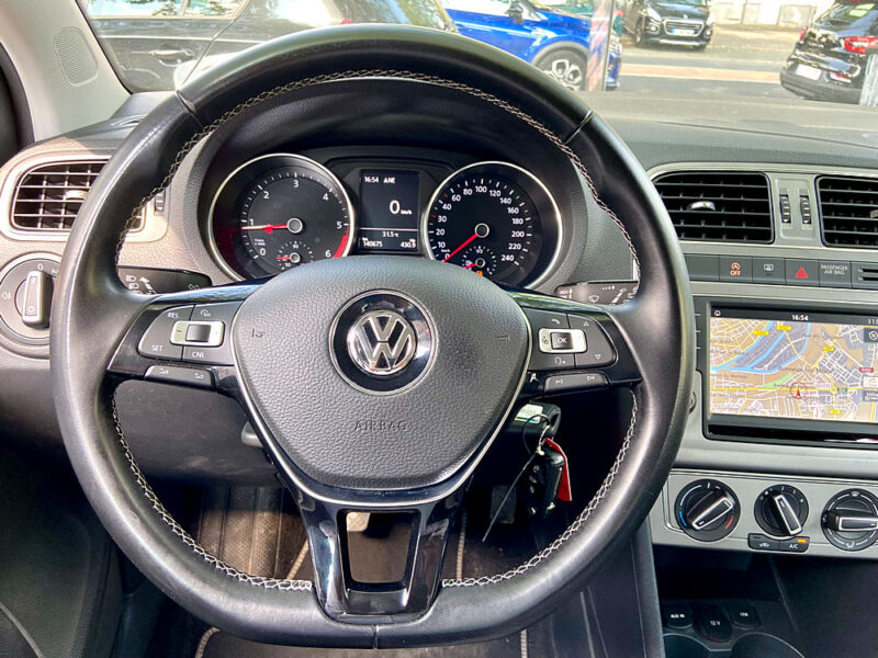 VOLKSWAGEN POLO V 2015