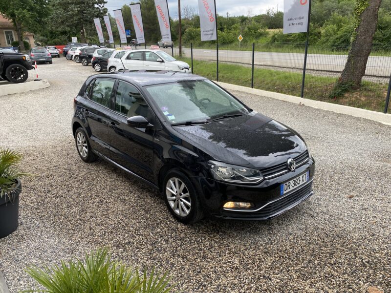 VOLKSWAGEN POLO 2015