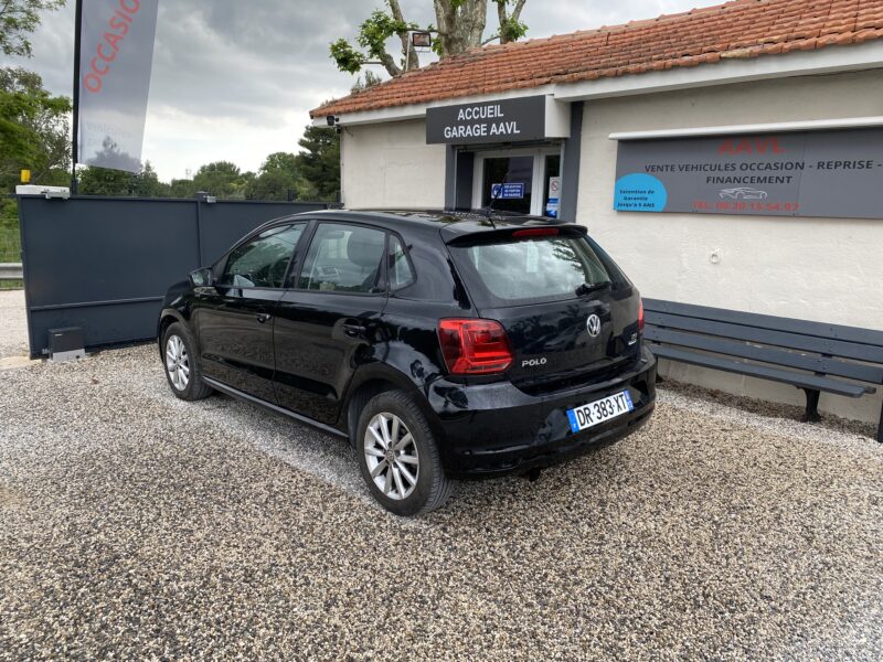 VOLKSWAGEN POLO 2015