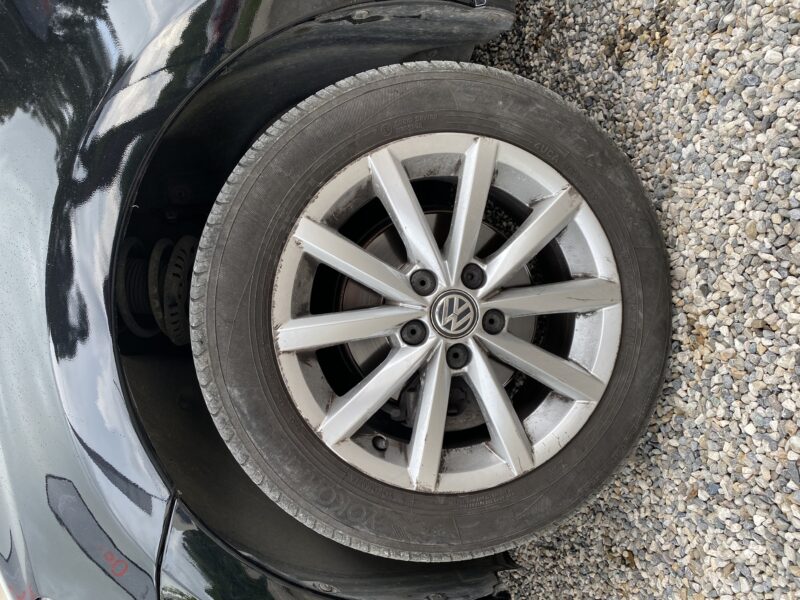 VOLKSWAGEN POLO 2015