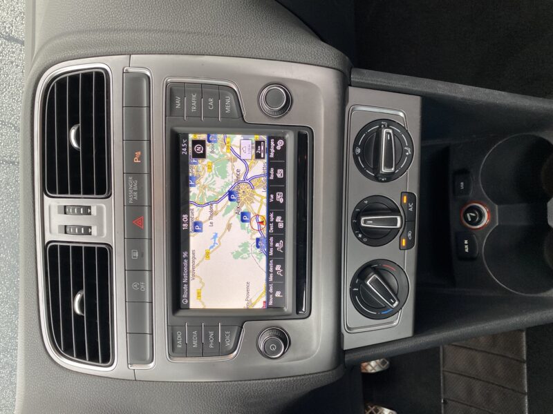 VOLKSWAGEN POLO 2015