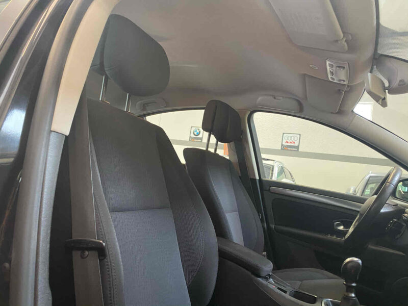 RENAULT LAGUNA III 2009