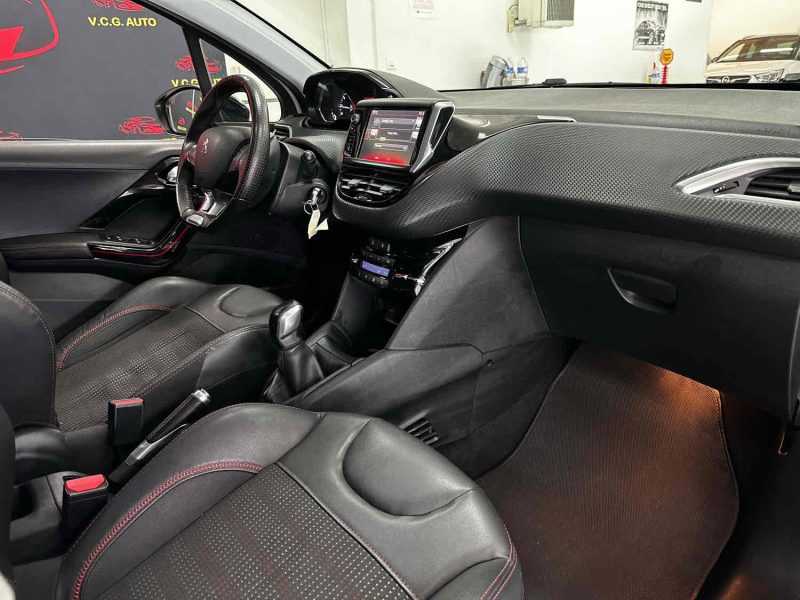 PEUGEOT 208 1.2 Puretech 110 S&S BVM5 GT Line