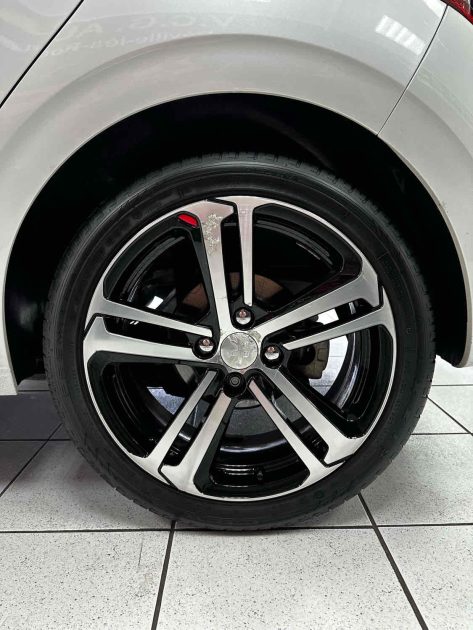 PEUGEOT 208 1.2 Puretech 110 S&S BVM5 GT Line
