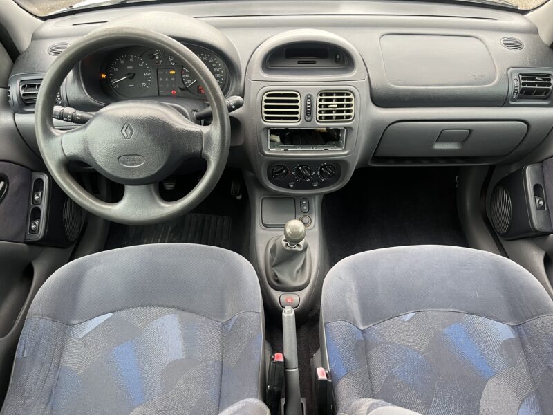 RENAULT CLIO II 2001