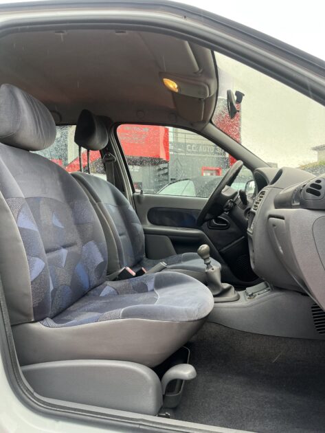 RENAULT CLIO II 2001