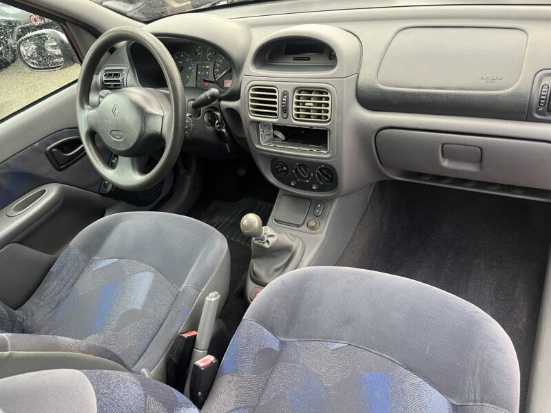 RENAULT CLIO II 2001