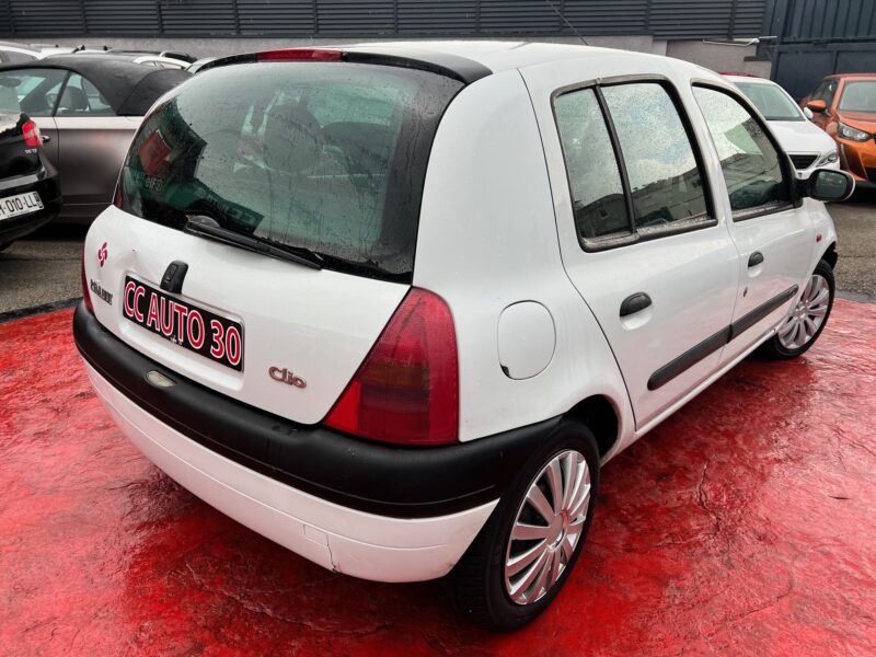 RENAULT CLIO II 2001