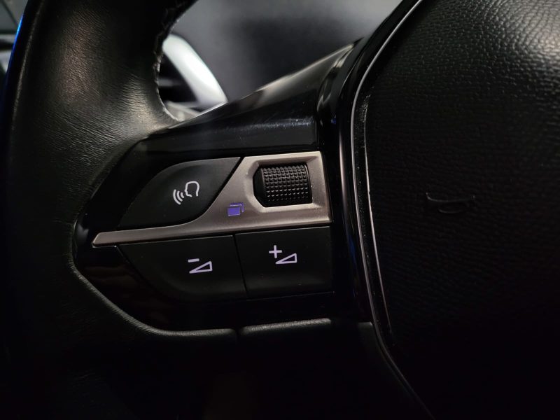 PEUGEOT 5008 130 CV ALLURE TOIT OUVRANT / CAMERA / KEYLESS GO