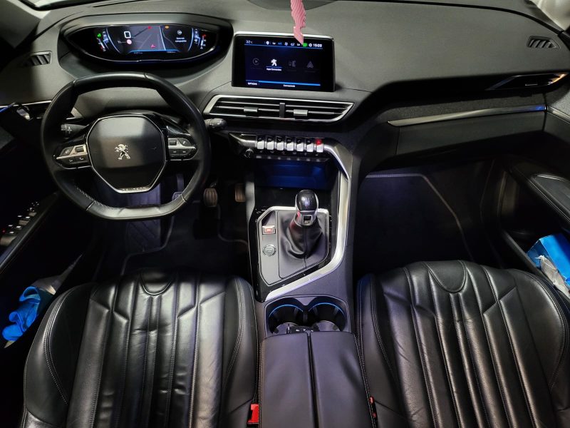 PEUGEOT 5008 130 CV ALLURE TOIT OUVRANT / CAMERA / KEYLESS GO