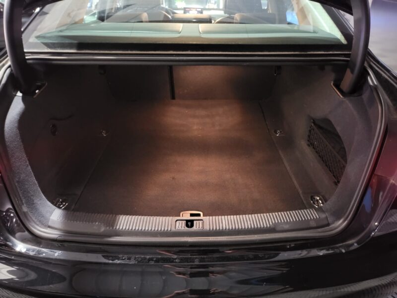 AUDI A6 LIMOUSINE 2.0 TDi 177 AVUS 2012