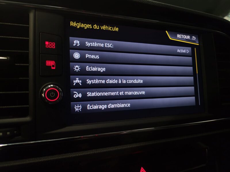 SEAT LEON 1.8 TSI 180cv FR TOIT OUVRANT / APPLE CARPLAY / ECLAIRAGE D'AMBIANCE