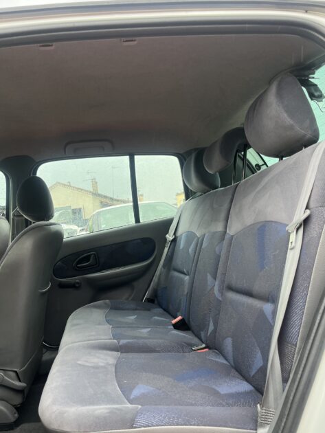 RENAULT CLIO II 2001