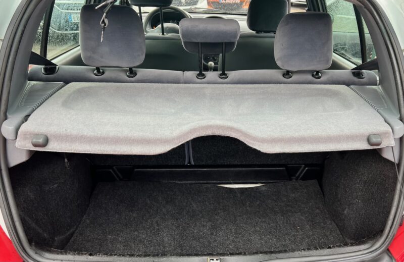 RENAULT CLIO II 2001