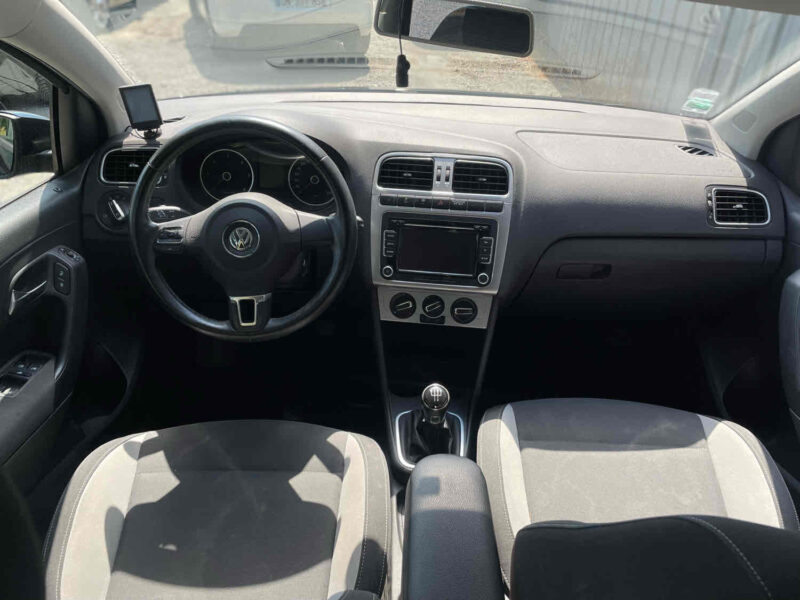 VOLKSWAGEN POLO V 2013