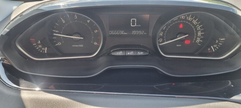 208 PEUGEOT 1.6 BlueHDi 100  100cv ALLURE