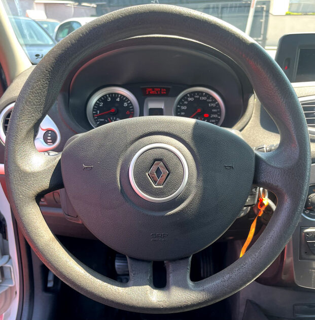 RENAULT CLIO III Grandtour 2012