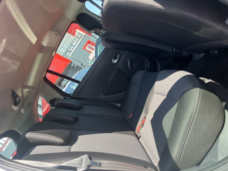 RENAULT CLIO III Grandtour 2012