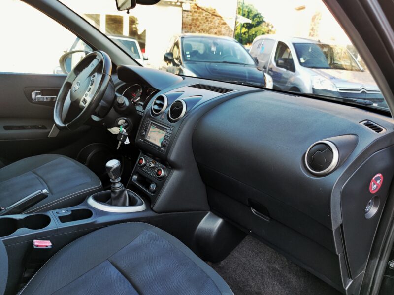 NISSAN QASHQAI 2012