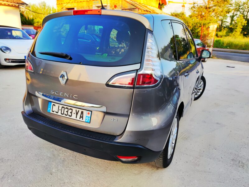 RENAULT SCÉNIC III 2012