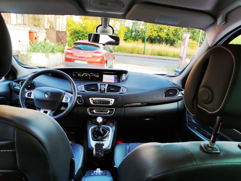 RENAULT SCÉNIC III 2012