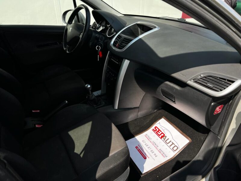 PEUGEOT 207 2009