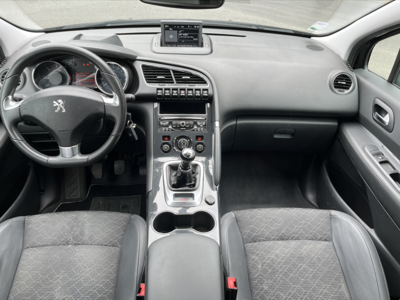 PEUGEOT 3008 SUV 2016