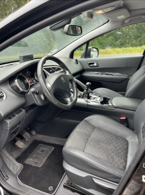 PEUGEOT 3008 SUV 2016