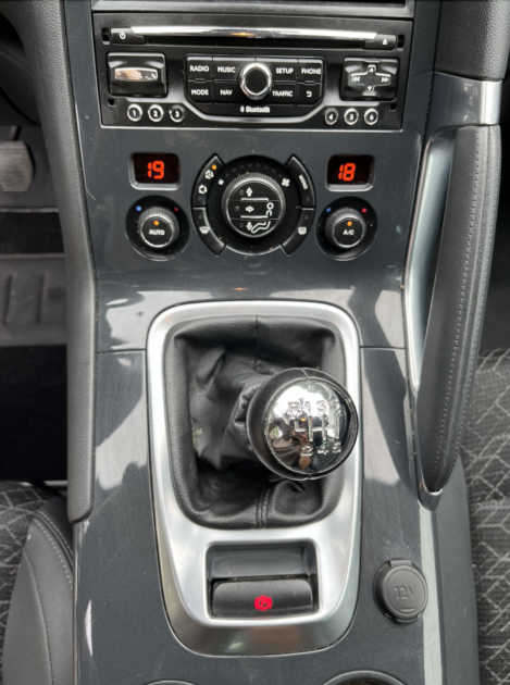 PEUGEOT 3008 SUV 2016