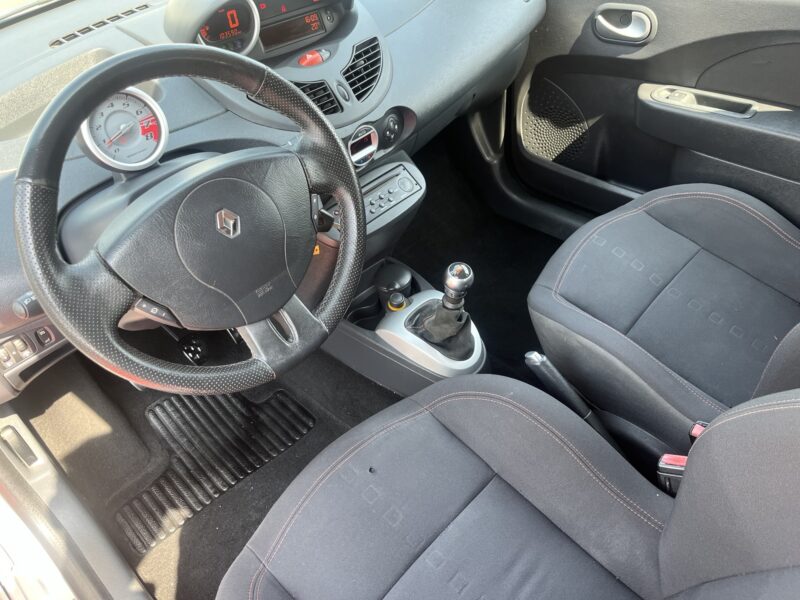 RENAULT TWINGO II 2008