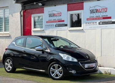 PEUGEOT 208 2012