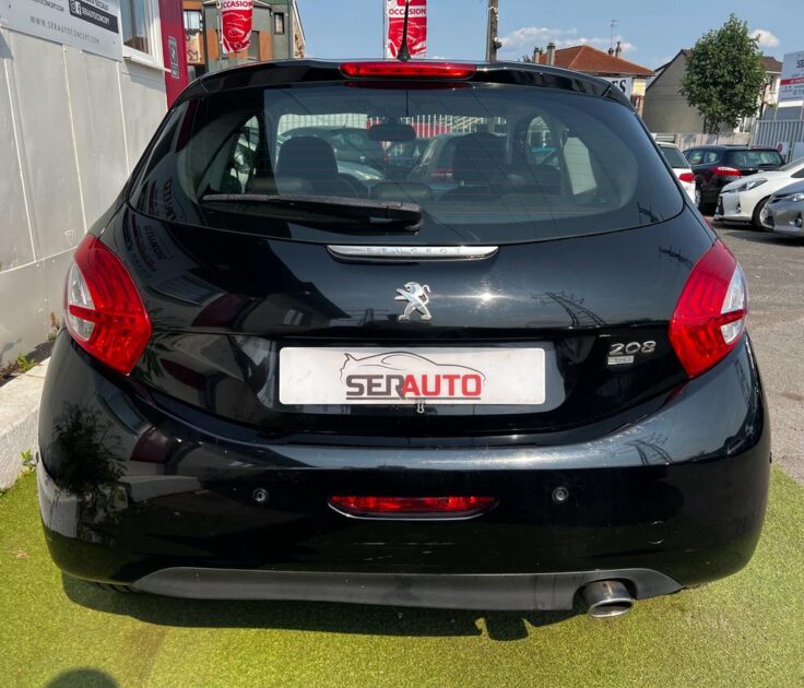 PEUGEOT 208 2012