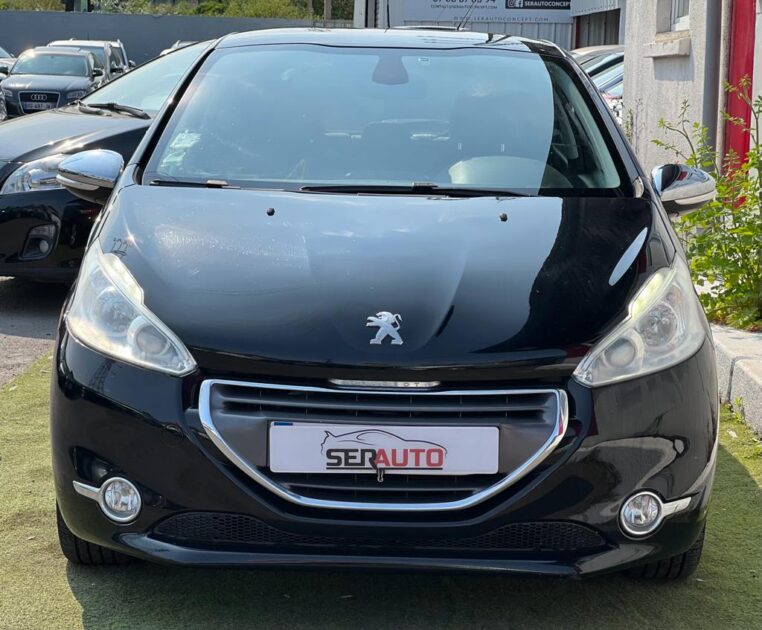 PEUGEOT 208 2012