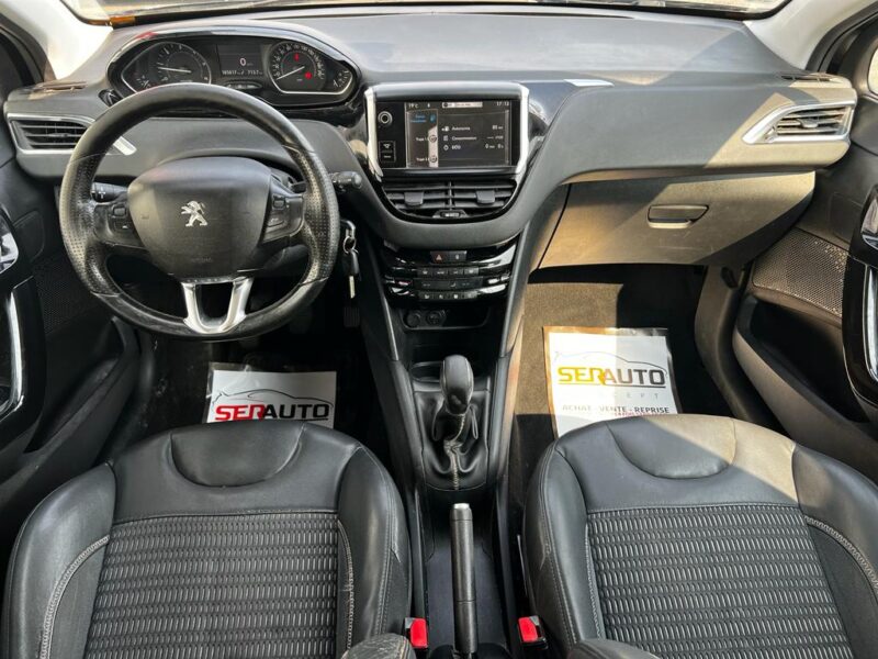 PEUGEOT 208 2012