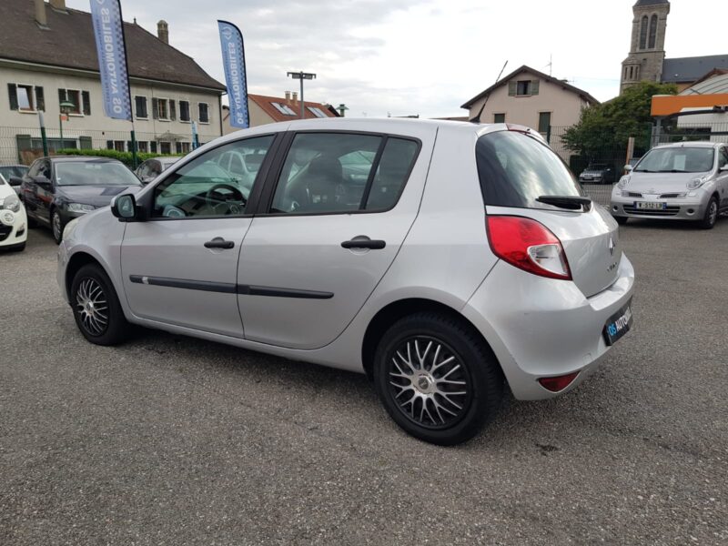 RENAULT CLIO III 1.2i 75CV YAHOO