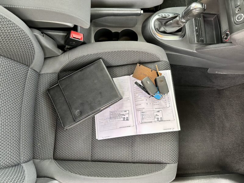 VOLKSWAGEN TOURAN 2011