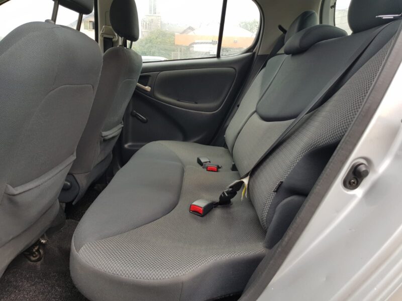 TOYOTA YARIS I 1.3i 87CV SOL