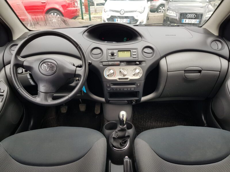 TOYOTA YARIS I 1.3i 87CV SOL