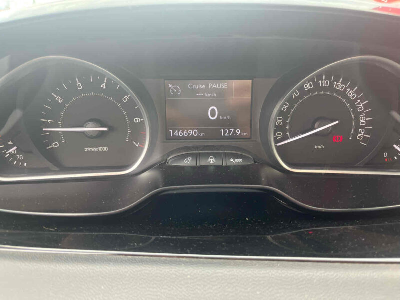 PEUGEOT 208 I 1.4 VTI 95 ALLURE