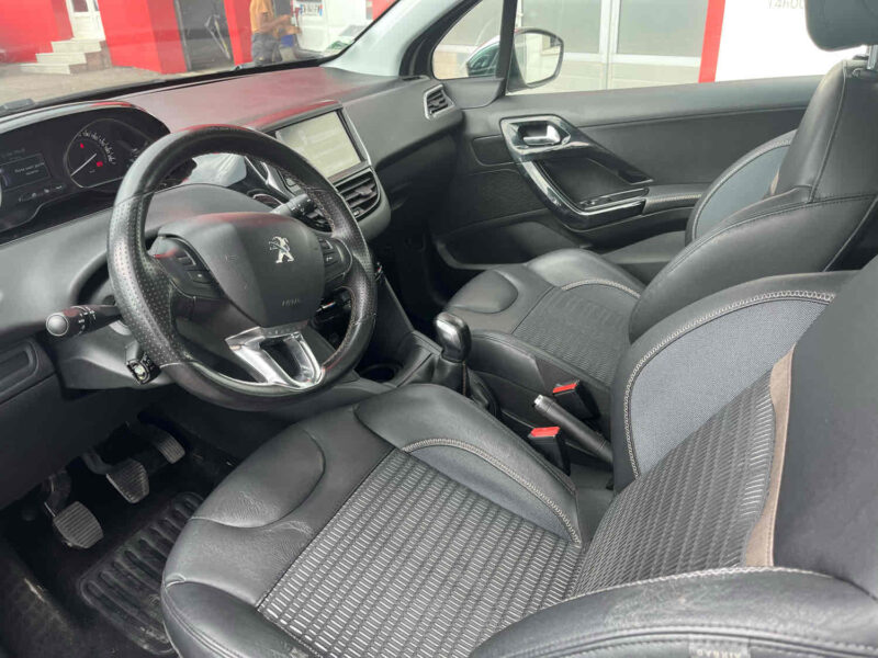 PEUGEOT 208 I 1.4 VTI 95 ALLURE
