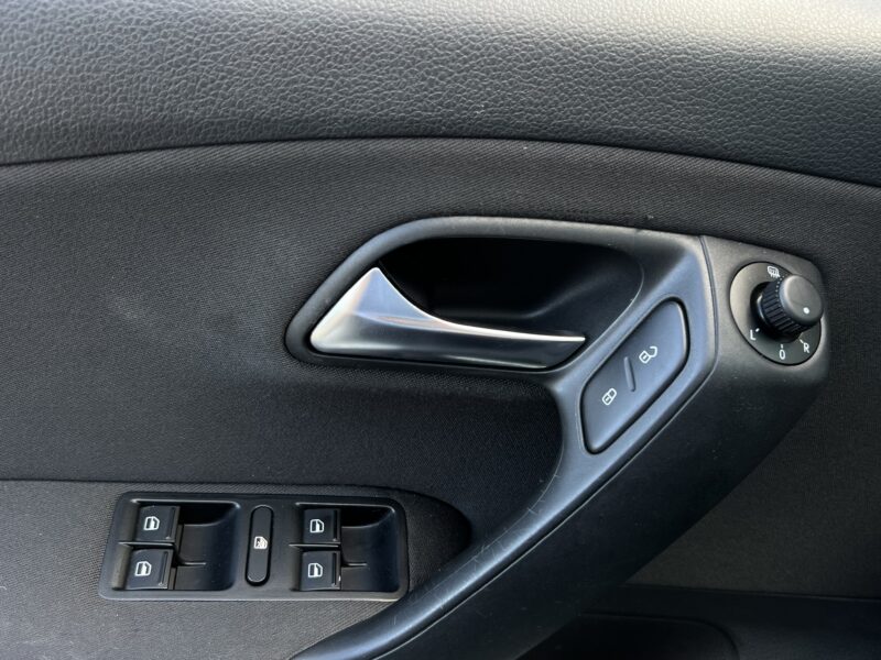 VOLKSWAGEN POLO V 5 MATCH 1.2 60 Cv 1ERE MAIN / 5 PORTES CRIT AIR 1 - Garantie1an