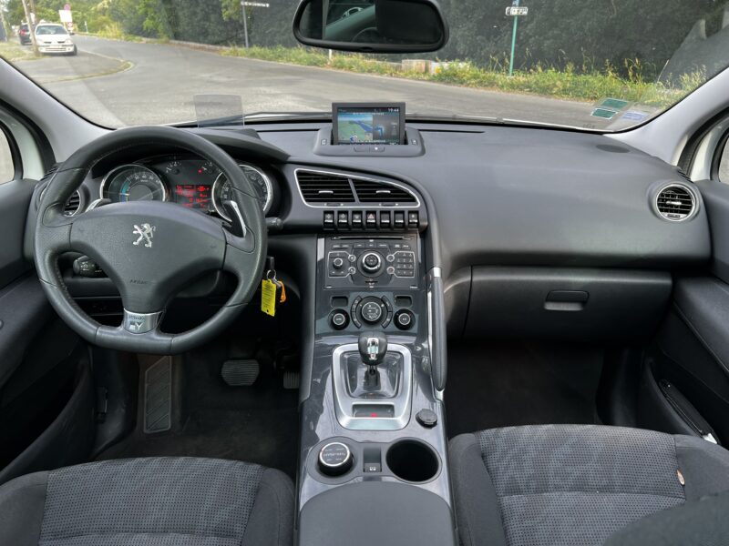 PEUGEOT 3008 Monospace 2012