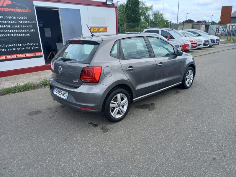 VOLKSWAGEN POLO V 2015